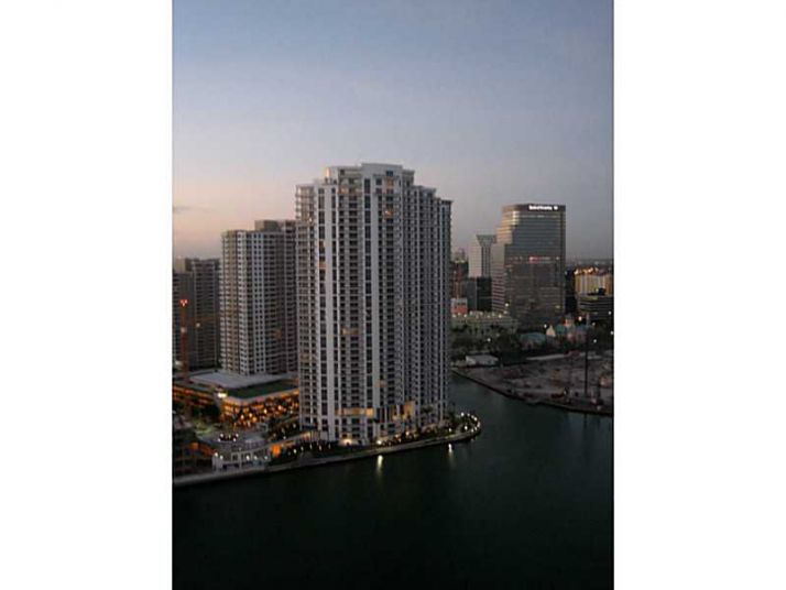 325 BISCAYNE BL # 1615, Miami, FL 33131