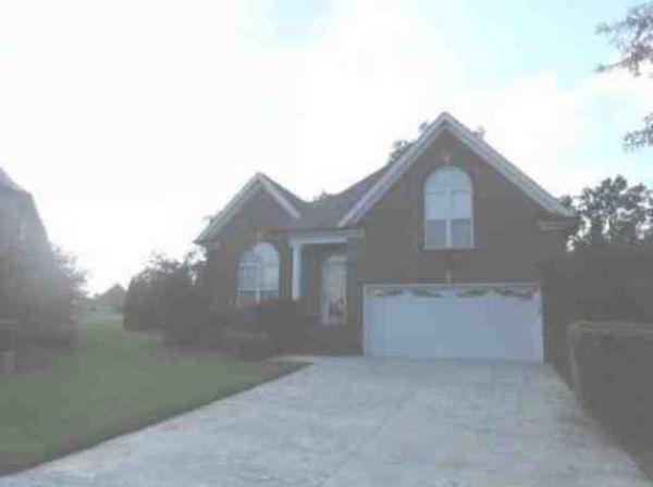 1158 Isaac Franklin Dr, Gallatin, TN 37066