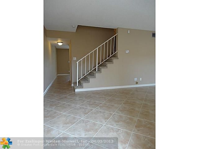 38 Spinning Wheel Ln # 38, Fort Lauderdale, FL 33319