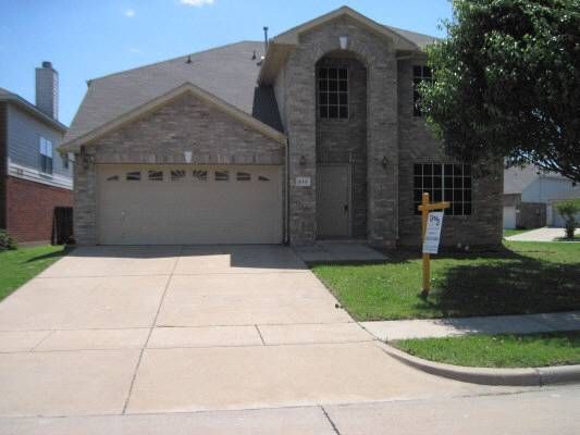 816 Gillon Drive, Arlington, TX 76001