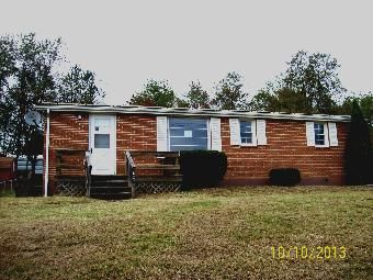 627 Orchard Rd, Pulaski, VA 24301