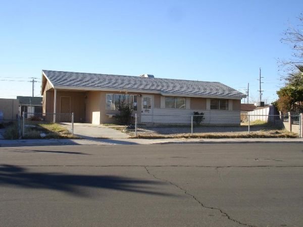 3545 Blue Lake Ave, Las Vegas, NV 89115