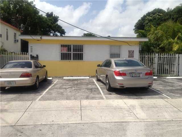 330 NW 35 ST, Miami, FL 33127