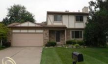 725 Dressler Ln Rochester, MI 48307