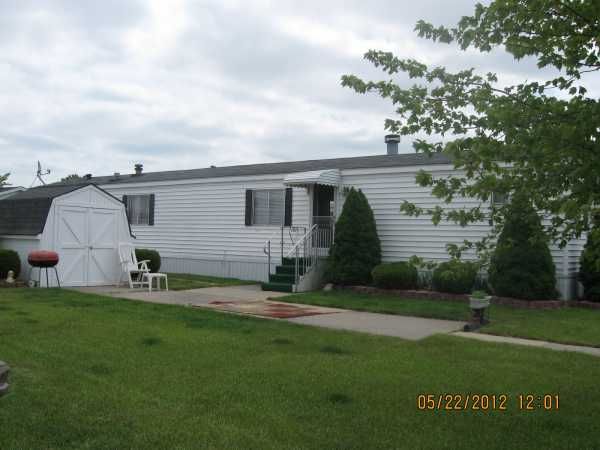 25201 Oxford, Trenton, MI 48183