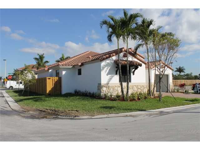 9781 NW 9 ST, Miami, FL 33172