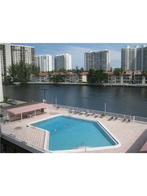 2980 POINT EAST DR # D-404, North Miami Beach, FL 33160