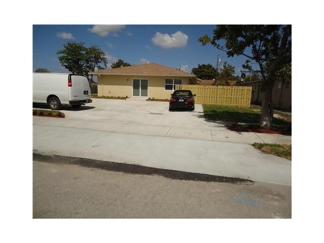 6203 EATON ST, Hollywood, FL 33024