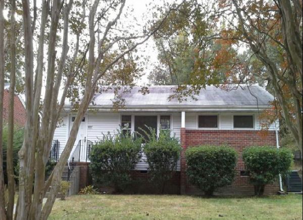 603 Walnut Ave, Colonial Heights, VA 23834