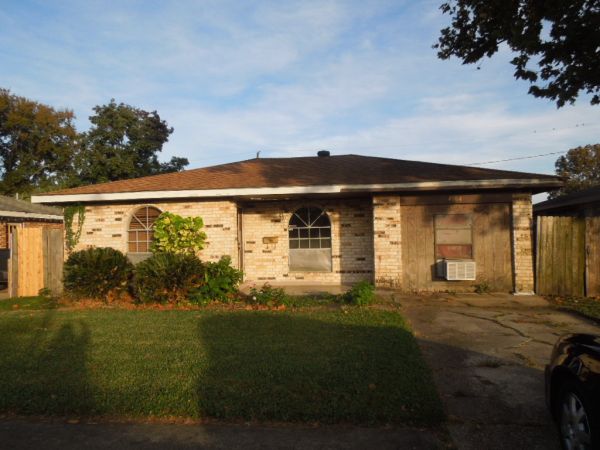 4164 E Louisiana State Dr, Kenner, LA 70065