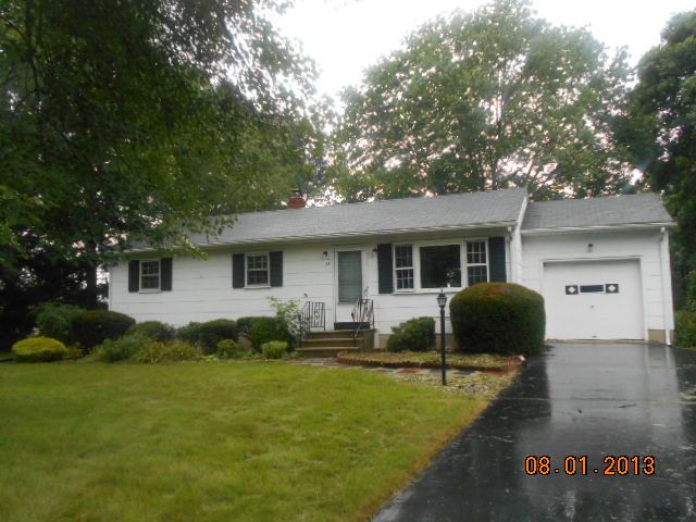 28 Wilmore Dr, Hightstown, NJ 08520