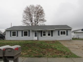 604 Sunset Dr, Edinburgh, IN 46124