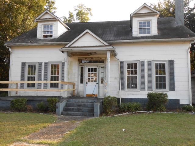 1110 Bridge St, Saint Matthews, SC 29135