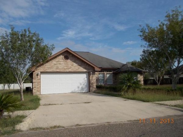 885 Quail Hollow Dr, Weslaco, TX 78596