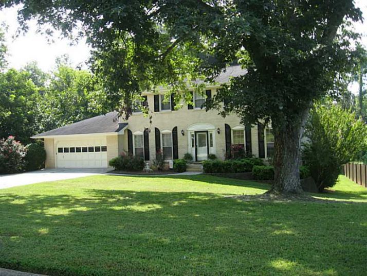 305 Meadowood Drive, Roswell, GA 30075