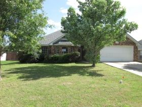 2621 Coffey Dr, Denton, TX 76207