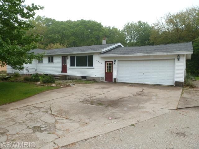 5488 Staple Rd, Twin Lake, MI 49457