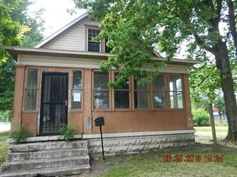 1102 N 4th Street, Terre Haute, IN 47807