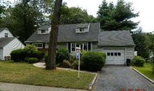 28 Tally Ln Wantagh, NY 11793