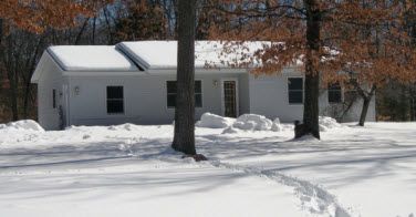 203 Chippendale Dr, Houghton Lake, MI 48629