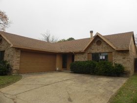 7737 Bermejo Rd, Fort Worth, TX 76112