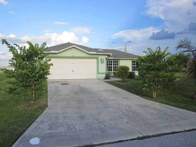 2013 Ne 6th Pl, Cape Coral, FL 33909