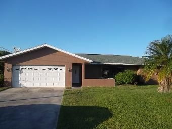 201 SE 9th Ter, Cape Coral, FL 33990