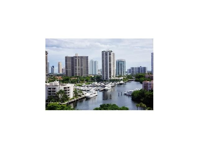 19900 E Country Club Dr # 1007, Miami, FL 33180