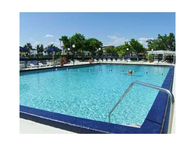 2000 ATLANTIC SHORES BL # 318, Hallandale, FL 33009