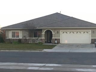 1397 Spyglass Dr, Lemoore, CA 93245