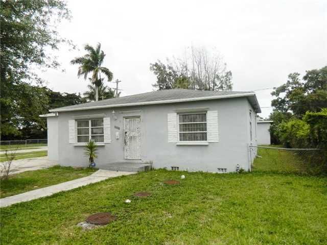 9221 NW 15 AV, Miami, FL 33147