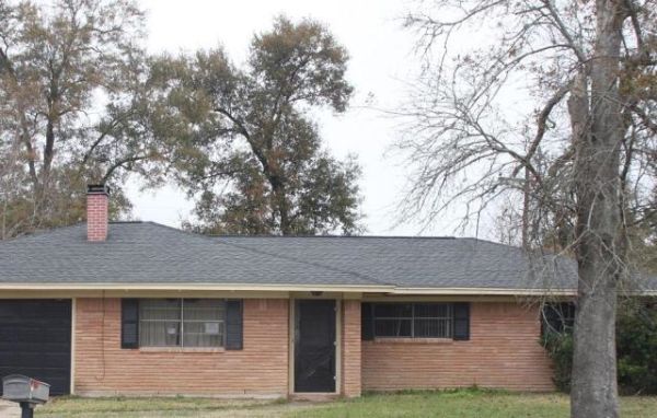 455 Moore Dr, Vidor, TX 77662