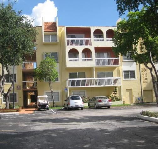 7740 Camino Real Unit # G-402, Miami, FL 33143