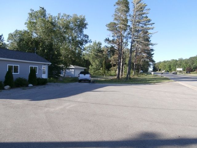 2533 N US 31 HWY, Petoskey, MI 49770