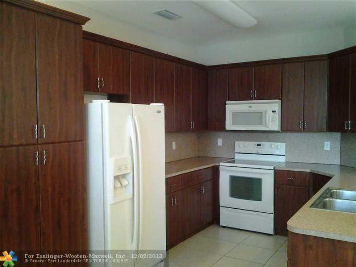 558 NE 35TH AVE # ., Homestead, FL 33033