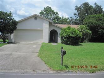 2630 Bridle Dr, Plant City, FL 33566