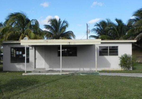 3255 Northwest 2nd Street, Fort Lauderdale, FL 33311