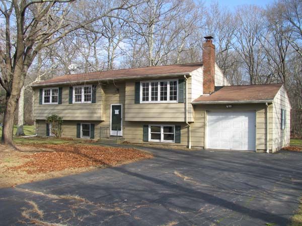 276 Margaret Henry Rd, Danielson, CT 06239