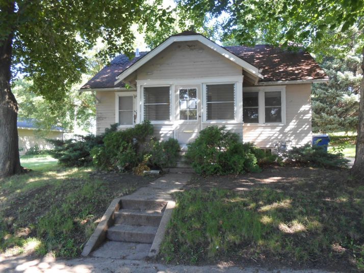 139 Madison St, Waterloo, IA 50703