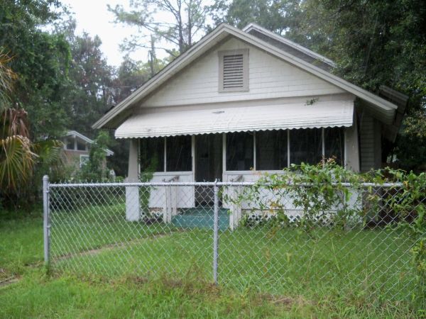 2712 White Ave, Jacksonville, FL 32207