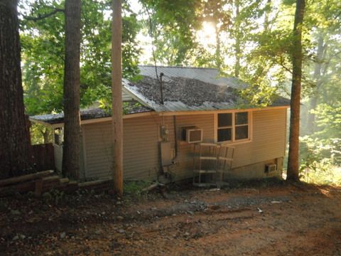 120 Honeysuckle Rd., Deatsville, AL 36022