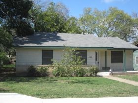 1844 Lynnhaven Rd, Fort Worth, TX 76103