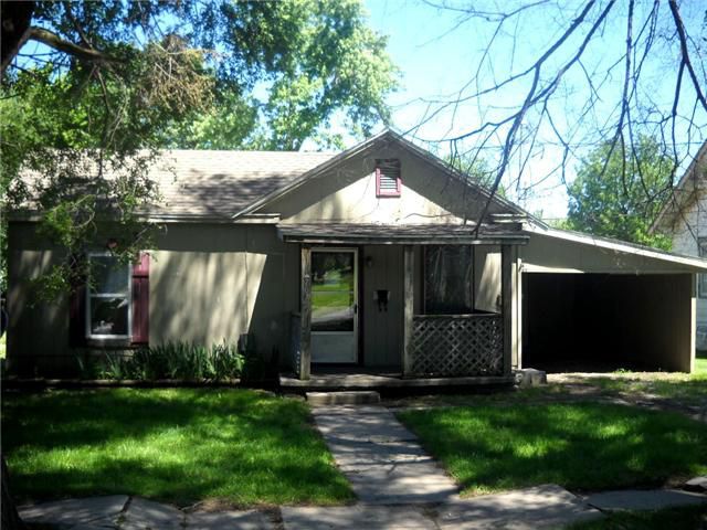 707 S Pine St, Holden, MO 64040