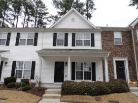 35 Sharpstone Ln, Durham, NC 27703