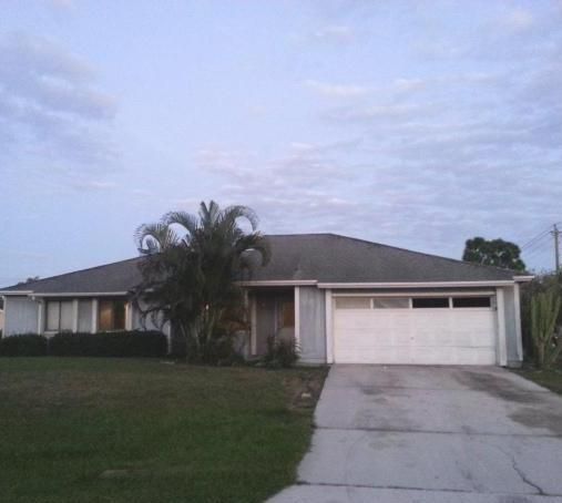 701 Nw Avens St, Port Saint Lucie, FL 34983