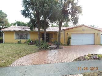 6340 Pent Pl, Hialeah, FL 33014