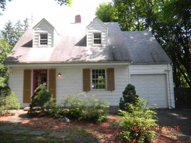 4 Castle Hill Rd, Newtown, CT 06470