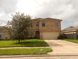 8013 Leaning Oak Dr, Friendswood, TX 77546