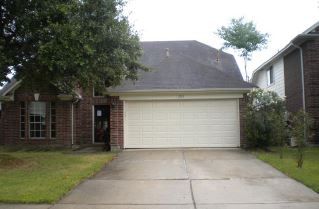 2911 Sailors Moon Dr, Friendswood, TX 77546