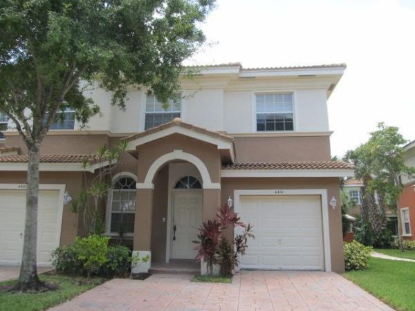 4414 Regal Ct, Delray Beach, FL 33445